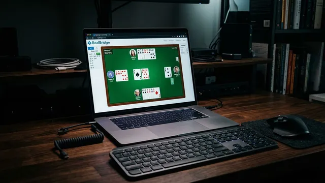 How to use RealBridge for online bridge with video conferencing. Setup guide, finding games, club sessions, WBF tourn...